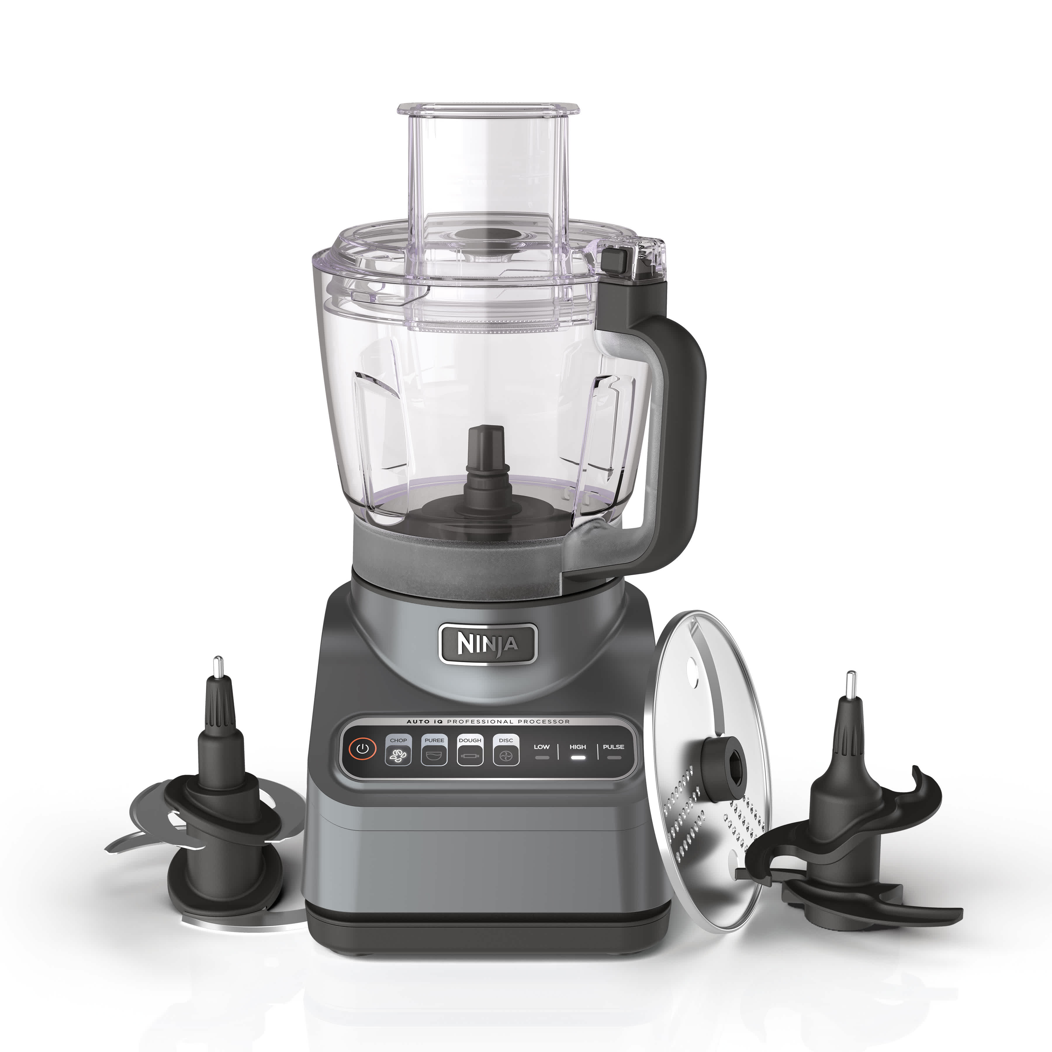 Robot culinaire argenté Ninja BN601 avec bol à goulotte d’alimentation de neuf tasses, lame hachoir, lame à pâte et disque réversible pour trancher/râper
